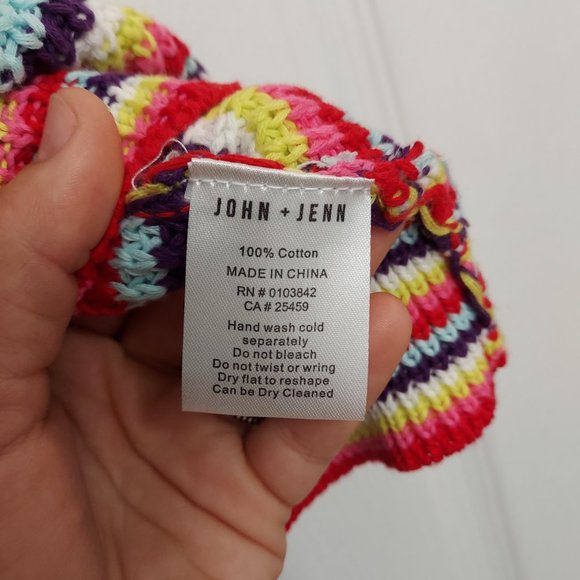 High neck, sleeveless top. - Picture 4 of 4